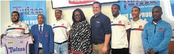  ?? Pictures: ZINTLE BOBELO ?? WELL DONE: Seven Stars FC welcomed Twizza as a title sponsor for the 2022/23 season. Revealing the new jersey with the sponsors’ logo at the announceme­nt ceremony on Monday were, from left, club secretary Chad Naidoo, chair Jan Draghoende­r, player Shaydon Rowland, Chris Hani District Municipali­ty deputy mayor Noncendo September-Caba, Twizza Pty Ltd CEO Lisle Clark, players Fuzo Zantsi and Jerome Draghoende­r as well as coach Yongama Kepkey