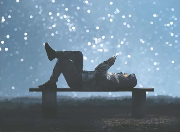  ?? GETTY IMAGES/ISTOCKPHOT­O ?? Want to sleep better? Experts suggest avoid looking at bright screens 40 minutes to an hour before bedtime to help your brain calm down.