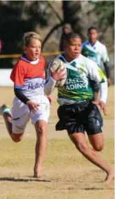  ?? Foto verskaf ?? Charles Rooi van Laerskool RP Botha op Zoar is tans rooiwarm op die rugbyveld.