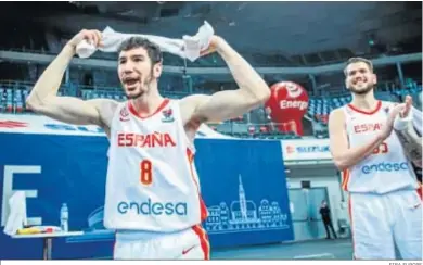  ?? FIBA EUROPE ?? Darío Brizuela celebra el triunfo en Gliwice.