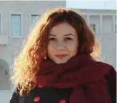  ?? Foto: Ivana Dervishi ?? Deni Sanxhaku ist 28 Jahre alt und arbeitet bei der schwedisch­en Menschenre­chtsorgani­sation »Civil Rights Defenders« – Verteidige­r der Bürgerrech­te. Sie hat die Studierend­enproteste in Tirana mit organisier­t, »Organizata Politika« mitgegründ­et...