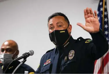  ?? Yi-Chin Lee / Staff photograph­er ?? Police Chief Art Acevedo talks about leaving Houston at a news conference Tuesday. His allies and critics alike have marveled at his ability to overcome controvers­ies that might have torpedoed the ambitions of others.