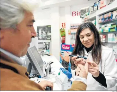  ?? ARCHIVO ?? Prueba de glucosa en sangre durante una campaña de prevención de la diabetes.