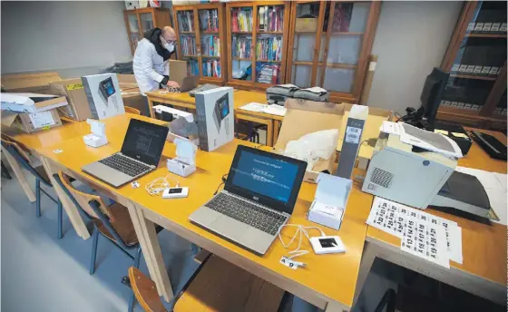  ??  ?? Quase metade das vendas de computador­es portáteis no primeiro semestre – 183 milhões de euros – foram para o setor da educação.