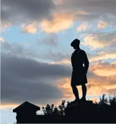  ?? ?? Sunset at the Black Watch Memorial, Dundee.