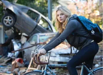  ?? CHUCK ZLOTNICK/COLUMBIA PICTURES/THE ASSOCIATED PRESS ?? The 5th Wave, a young-adult adaptation starring Chloe Grace Moretz, opened out of the box-office top five.