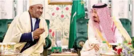  ?? (واس) ?? الملك سلمان بن عبدالعزيز مستقبلا الرئيس عثمان غزالي في مكة المكرمة أمس