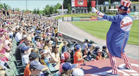  ?? Eliza Mineaux / Times Union archive ?? The Valleycats averaged more than 4,000 fans per game from 2008-2018. They came for the entertainm­ent in addition to the baseball.