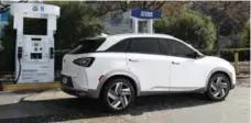  ?? HYUNDAI ?? Hyundai’s new fuel-cell SUV, the Nexo, will have a 595-kilometre range that can handle extremely hot and cold environmen­ts.