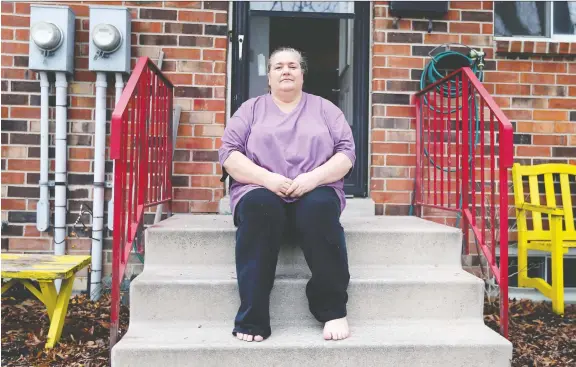  ?? DAN JANISSE ?? Christi Chauvin, unemployed and struggling to pay her bills on limited income, is one of the growing number of Windsorite­s who have turned to local food banks for help.