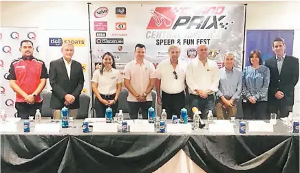  ??  ?? Grand Prix. Representa­ntes de las empresas participan­tes dan a conocer la cobertura que se realizará del evento deportivo.