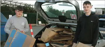  ??  ?? At Gorey Household Recycling Centre were brothers, Scott and Kyle Bond.