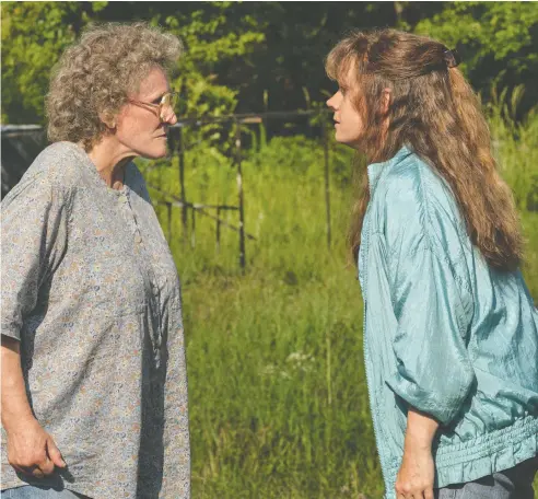  ?? NETFLIX ?? Glenn Close stars as Mamaw and Amy Adams portrays her daughter Bev in Ron Howard's new family drama Hillbilly Elegy.