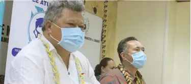  ?? Samoa government ?? Samoa Health Director Leausa Dr Take Naseri, (left), and Agafili Tomaimano Shem Leo, chair of the National Emergency Operation Centre. Photo: