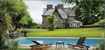  ?? Glashnacre­e House on the outskirts of Sneem, which was sold at a BidX1 auction last week. ??