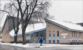  ?? Will Waldron / Times Union ?? As it gets closer to its goal to raise enough funds to secure and fix up the former Carver Community Center, Schenectad­y’s Miracle on Craig Street will update its progress at a Tuesday City Council meeting.