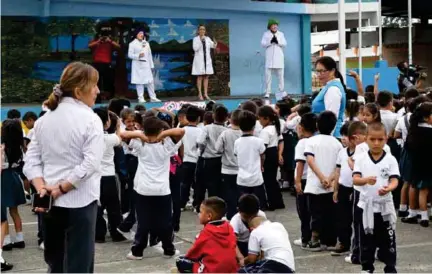  ??  ?? EVENTO. Ayer se realizó el lanzamient­o de la campaña en la unidad educativa Otto Arosemena Gómez.