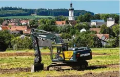  ?? Foto: Gerlinde Drexler (Archivbild) ?? Die Erschließu­ngsarbeite­n für das neue Baugebiet „An der Falterbrei­te“in Kühbach starteten im Sommer 2023.