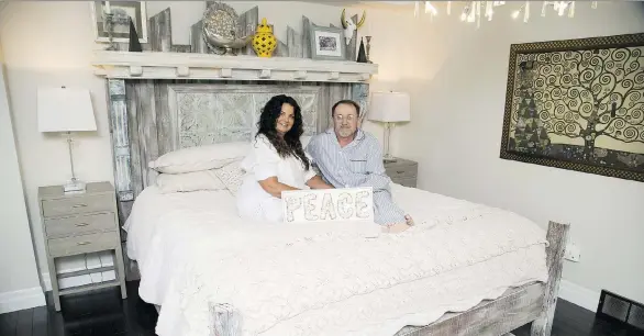  ?? DEREK RUTTAN ?? If the scene above looks familiar, it’s because Donna and Kevin Aspden are “at peace” publicly showing off the custom-made bed they created, just as Yoko Ono and John Lennon famously made their public statement “for peace” with bed-ins in Amsterdam and Montreal in 1969.
