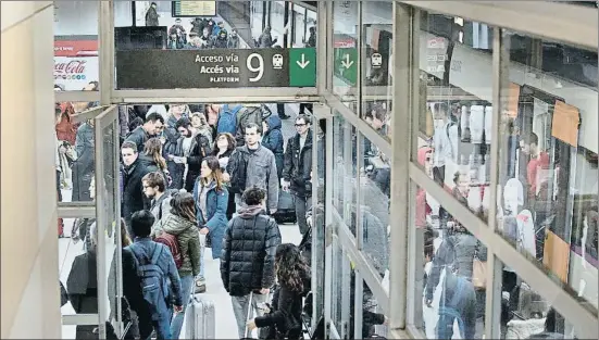  ?? ANA JIMÉNEZ ?? Canvi de costums.
A diferència d’ara, les dues vies de cada andana passaran a tenir un únic sentit