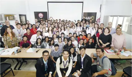  ?? CONTRIBUTE­D FOTO / CAMPO SANTO DESIGN STUDIO ?? STUDENT DEVELOPERS. Organizers of the Mobile App Venture Challenge are seeing positive signs in Cebu’s startup community after seeing the apps developed by students from six universiti­es in Cebu.