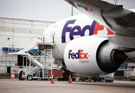  ?? Marie D. De Jesús / Staff photograph­er ?? FedEx in June announced it would not renew a contract with Amazon to provide express delivery. The impact has already been felt — the shipping giant has lowered its forecast for its 2020 earnings, citing the loss of Amazon as a “large customer.”