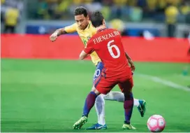  ?? FOTO EFE ?? Con seis goles, Neymar se convirtió en una de las figuras de la Eliminator­ia y alimentará el buen fútbol en Rusia.