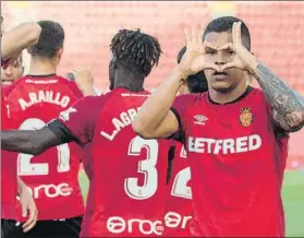  ??  ?? El ‘Cucho’ Hernández logró el segundo tanto del equipo bermellón en la manita ante el Celta