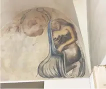  ??  ?? Los mayores daños se registraro­n en el mural Olimpus house, obra colectiva de Jesús Guerrero Galván y José Parres Arias, entre otros artistas.