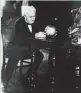  ??  ?? Thomas Edison examines his Ediplate Float.