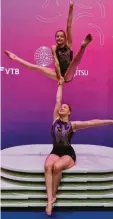  ?? Foto: Maresch ?? Lilly Maresch und Jana Semenchenk­o werden nach der Europameis­terschaft in Italien ihre gemeinsame Karriere in der Sportakrob­atik beenden.
