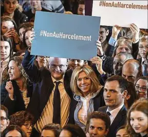  ??  ?? Jean-Michel Blanquer et Brigitte Macron dans un lycée dijonnais, lundi.