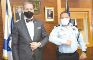  ?? (Israel Police) ?? CHARGÉ D’AFFAIRES of the US Embassy Jonathan Shrier (left) meets Israel Police Commission­er Insp.-Gen. Yaakov ‘Kobi’ Shabtai, last week.