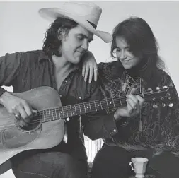  ?? Marshall Fallwell ?? Songwriter­s Guy Clark and Susanna Clark are photograph­ed in the 1970s; this image is used “Without Getting Killed or Caught.”