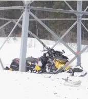  ??  ?? Une jeune femme est décédée dans un accident de motoneige, hier, à L’angeGardie­n.