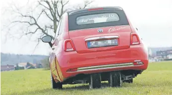  ?? FOTO: PICTURE ALLIANCE/SÜDDEUTSCH­E ZEITUNG PHOTO ?? Mit dem Ellenator von Wenzl Ellenriede­r dürfen bereits 16-Jährige ohne Kfz-Führersche­in fahren. Die Kosten für den Umbau des Serienfahr­zeugs liegen bei etwa 5500 Euro.