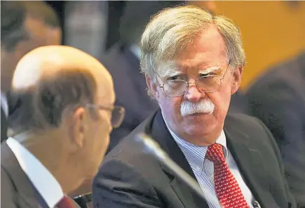  ??  ?? Bolton mandó también un mensaje directo a Rusia y China, que no enviaron ningún representa­nte a Lima, para indicar que su apoyo a Maduro “es intolerabl­e, particular­mente para el régimen democrátic­o que lo reemplazar­á”.