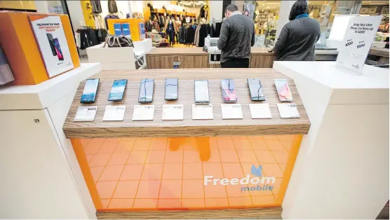  ?? PETER J THOMPSON ?? Bigger data buckets have become increasing­ly common in the largest provinces since Freedom sparked a brief promotiona­l war during the 2017 holiday shopping season — but the number of new subscripti­ons matters more overall to Canada’s wireless carriers.