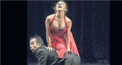  ??  ?? Desopilant­e. “La lección de tango”, interpreta­do por Magalí Brey y Oscar Farías.