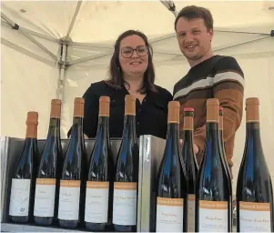  ?? PHOTO OUEST-FRANCE ?? Les vins de Laure-Anne et Clément Nicolas se retrouvent sur les tables gastronomi­ques de quatre continents.
|
: