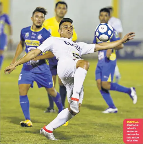  ??  ?? BANQUILLO. Rodolfo Zelaya ha sido suplente en cuatro de los siete partidos de los albos.