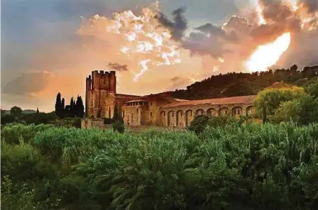  ?? Photo: Getty Images ?? L‘Abbaye médiévale de Lagrasse au sud de la France.