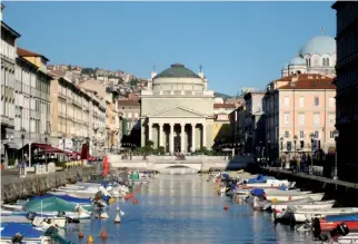  ??  ?? Un’immagine iconica di Trieste, una delle destinazio­ni chiave per la regione