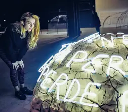  ??  ?? Ricerca L’igloo è per Merz l’archetipo della terra, della natura, del rifugio