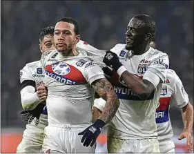  ??  ?? Memphis Depay a notamment inscrit le but de la victoire contre le PSG.