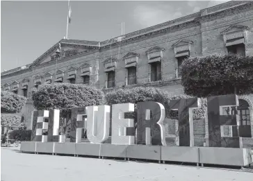  ?? FOTO: DEBATE ?? Jairo Leyva pide aumento para trabajador­es de confianza del Ayuntamien­to.