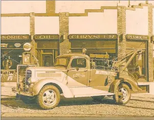  ?? SUBMITTED PHOTO/KEVIN BRUSHETT ?? The building at the corner of George and Prince streets that was demolished Tuesday dates back at least to the 1930s when it was home to Elman Motors.