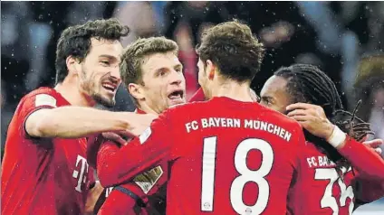  ?? FOTO: AP ?? Thomas Müller celebra el gol que le marcó al Wolfsburgo Löw no le convocará más para la selección alemana