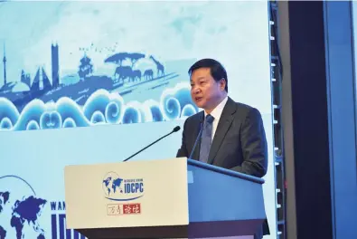  ??  ?? Qian Hongshan,
Vice Minister of the Internatio­nal Department of the CPC Central Committee, attended and addressed at the opening ceremony of the 24th Wanshou Forum in Beijing on October 24th, 2018.