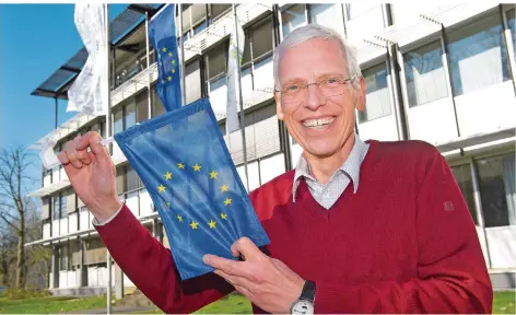  ?? FOTO: IRIS MAURER ?? Der Professor Thomas Giegerich wird bei der ersten Kinder-Uni im neuen Semester alle Geheimniss­e rund um Europa und die Europäisch­e Union lüften.